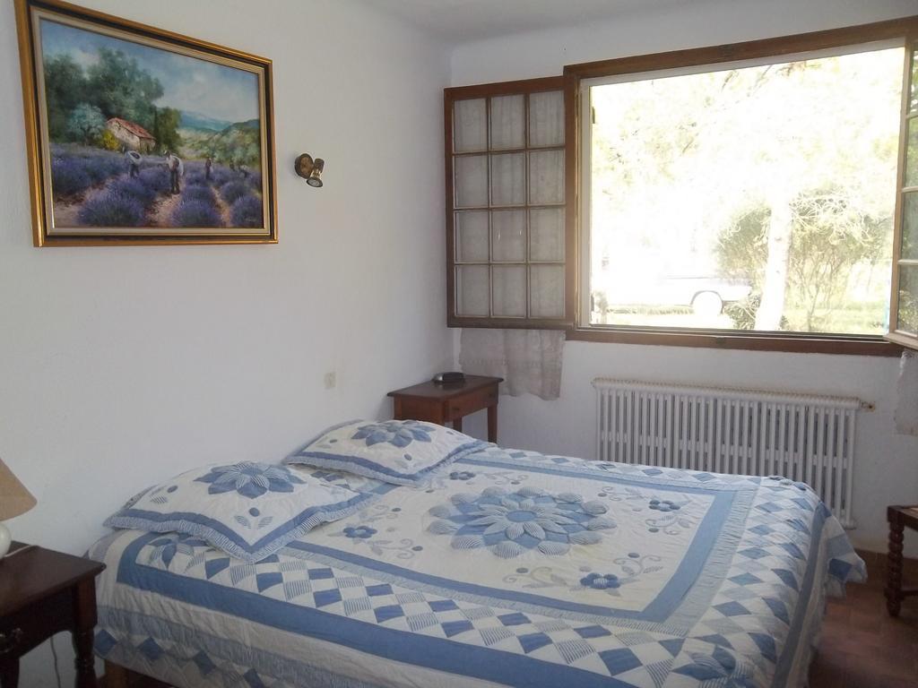 B&B Le Petit Frigouye Rochefort-du-Gard Kamer foto