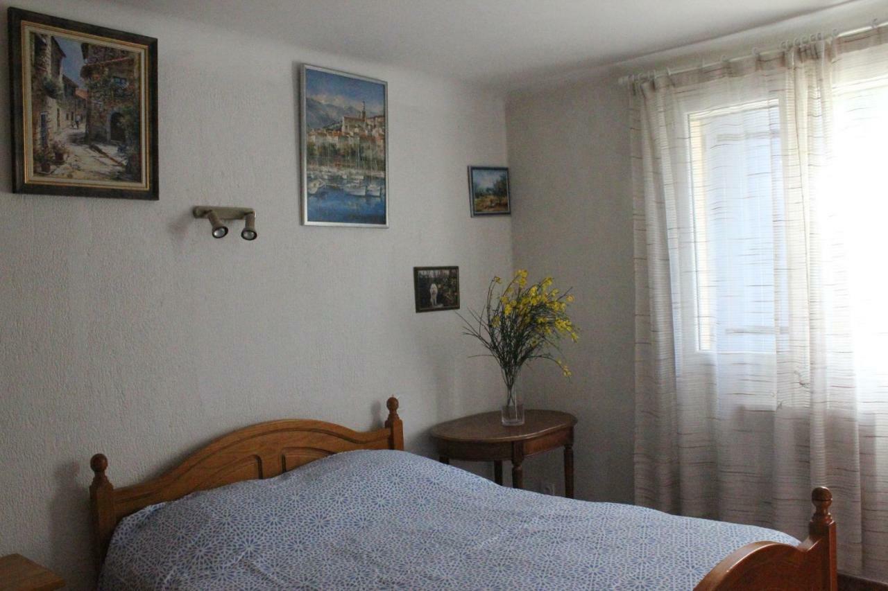 B&B Le Petit Frigouye Rochefort-du-Gard Buitenkant foto