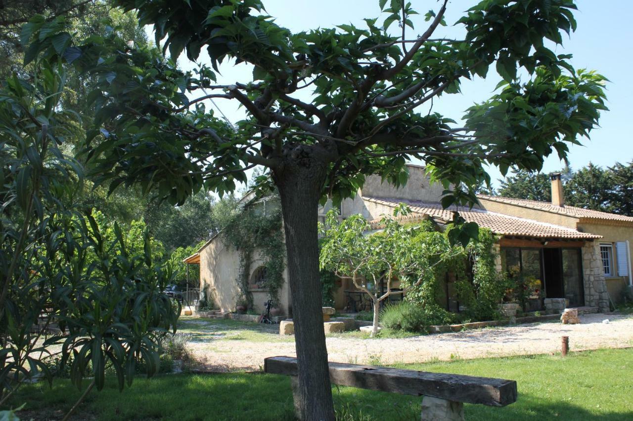 B&B Le Petit Frigouye Rochefort-du-Gard Buitenkant foto